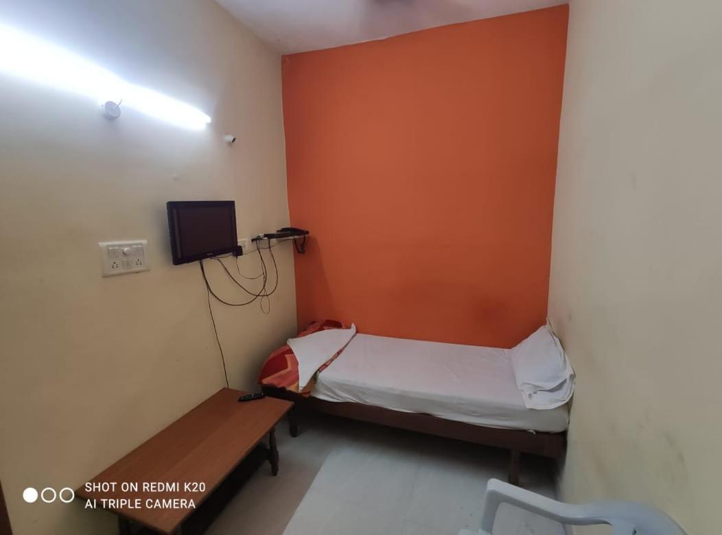 Hotel Sai Nivas Residency Hyderabad Exterior photo
